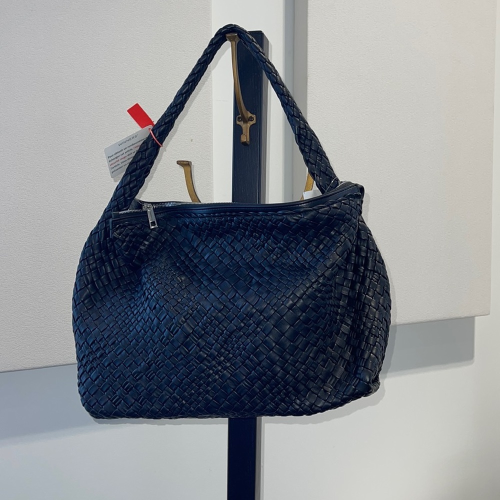 Falor Black Woven Bag